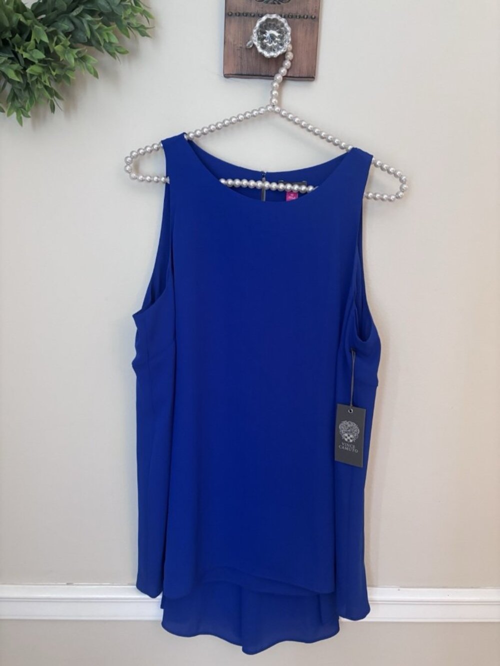 NWT Vince Camuto Womens Size M Lapis Blue Sleeveless Blouse Pleat Back